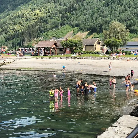 Vangsnes - Charming With Fjord View Διαμέρισμα Juvik