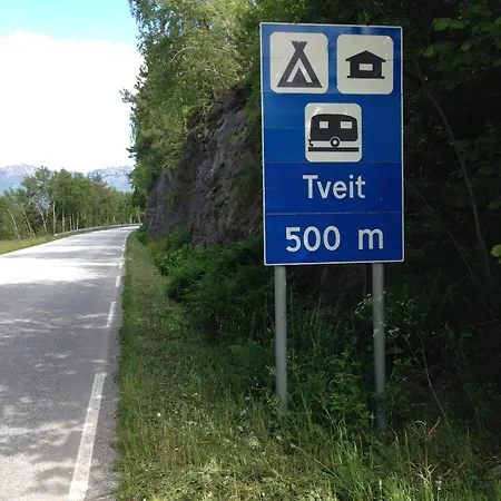 Vangsnes - Charming With Fjord View Διαμέρισμα